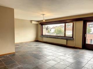 Ruim, gezellig en lichtrijk 2-slaapkamer appartement op de eerste verdieping van een kleinschalig appartementsblokje. Gelegen in 't Looks, met...