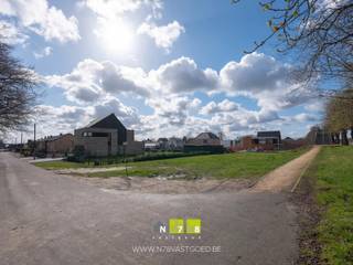 UNIEK GELEGEN BOUWPERCEEL MET EEN PRACHTIG UITZICHT OP DE ZUID-WILLEMSVAART OP 5A TE LANKLAAR. Troeven:- Prachtig wonen met uitzicht op de...