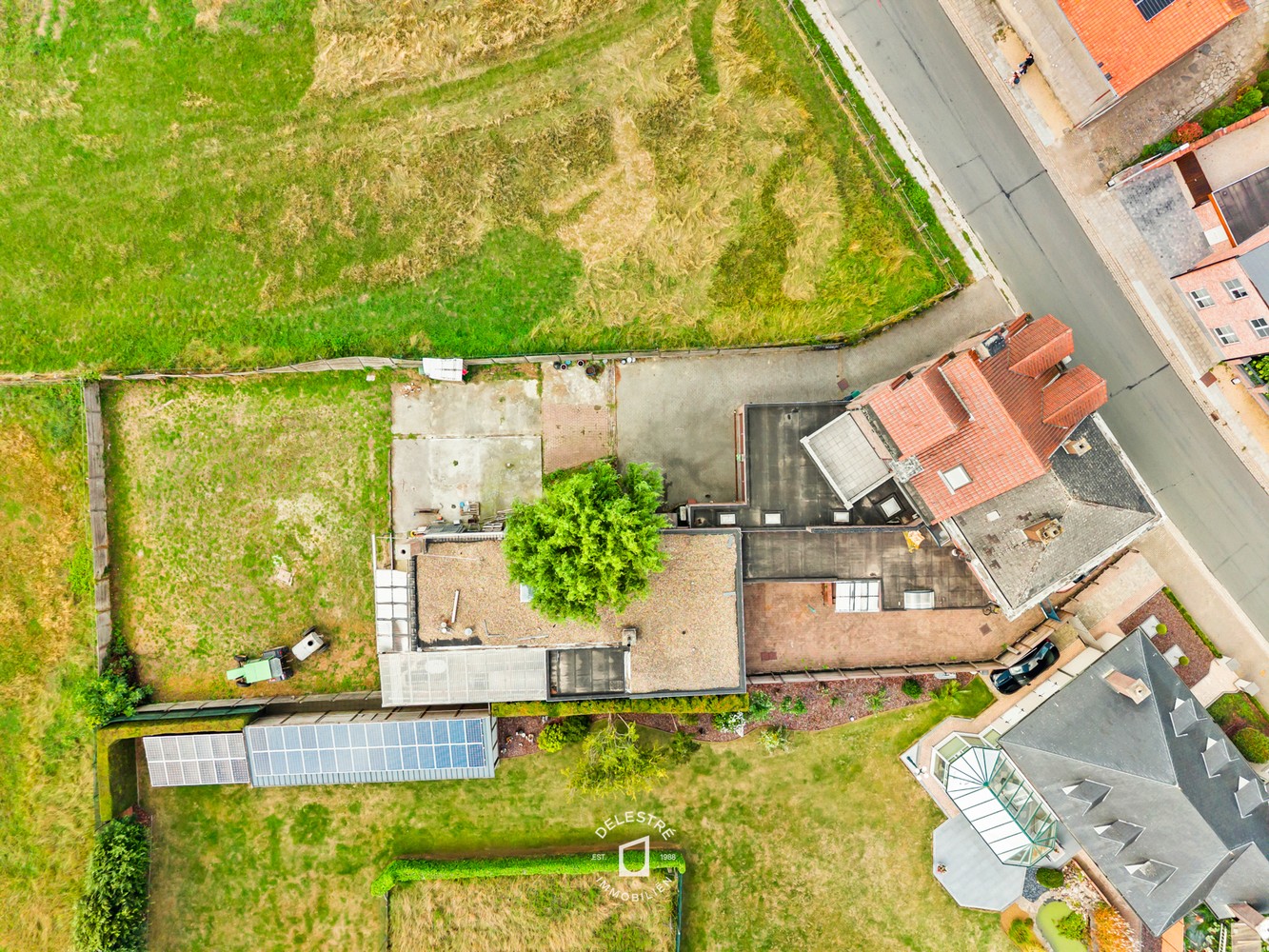 Uitzonderlijk ruime (handels) woning (300 m²) met atelier, dubbele garage en diepe tuin in Denderleeuw - foto 4
