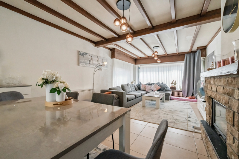 Hooglede-centrum. Stevig gebouwde woning met 3 slaapkamers op een perceel van 241 m2. Vaste huuropbrengst. Woning rechts. - foto 4