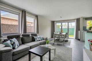 <p><span>ENERGIEZUINIGE EN RECENTE WONING MET 3 SLAAPKAMERS EN TUIN OP 1A 37CA.</span></p><p><span>Deze instapklare woning met tijdloze architectuur is gelegen nabij de dorpskern van het charmante Wintam (Bornem).</span></p><p><span>De nabijheid van de N16 verzekert een vlotte bereikbaarheid.</span></p><p><span> </span></p><p><span>Gelijkvloers: Inkomhal / WC / aangename, lichtrijke leefruimte met eetplaats en salon met vloerbekleding in keramische tegels / goed uitgeruste keuken met keramische kookplaat, combi-oven, koelkast, ... / ruime berging met cv en pomp voor recuperatie regenwater / garage.</span></p><p><span>1ste verd.: Nachthal / 3 slaapkamers (4,3 x 3,2 m; 3,1 x 2,6m; 3,9 x 2,4m) / praktische badkamer met wastafel en ligbad met douchestang en wc.</span></p><p><span>2de verd.: Grote zolder met mogelijkheid tot creatie bijkomende slaapkamer mits voorzien van een trap.</span></p><p><span>Aangenaam terras en tuintje.</span></p><p><span>  </span></p>