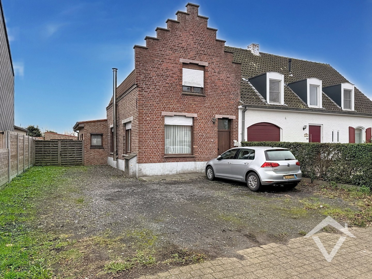 Woning met 4 slaapkamers en garage te Gistel - foto 1