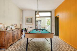 Deze ruime halfopen bebouwing is gelegen in Holsbeek op een perceel van 7a 83ca met een zuidoost georiënteerde tuin.Dit renovatie project biedt veel...