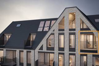 Dit stijlvolle appartement op de <strong>5de verdieping</strong> combineert een slimme indeling met veel licht en buitenruimte. De ruime leefruimte met open keuken vormt het hart van het appartement en staat rechtstreeks in verbinding met het inpandig terras (één aan voorzijde en één aan achterzijde).<br /><br /><u>Troeven van dit appartement:</u>
<ul>
<li><strong>66,8 m² bewoonbare oppervlakte</strong></li>
<li><strong>10,4 m² inpandig terras</strong></li>
<li>Ruime en lichtrijke leefruimte met open keuken</li>
<li>1 comfortabele slaapkamer</li>
<li>Moderne badkamer en afzonderlijk toilet</li>
<li>Grote raampartijen voor een optimale lichtinval</li>
<li>Praktische bergruimte</li>
<li>Hoogwaardige en hedendaagse afwerking</li>
<li>Energiezuinig dankzij <strong>warmtepomp</strong> en <strong>zonnepanelen</strong></li>
<li>Optioneel aan te kopen: <strong>ruime ondergrondse garages, private bergingen</strong></li>
</ul>
<br /><u>DE TROEVEN VAN CENAKEL</u><br />Residentie CENAKEL is een moderne nieuwbouwresidentie met een opvallend en tijdloos architecturaal ontwerp. Gelegen op <strong>slechts 250 m van de zeedijk</strong>, vlak bij winkels, horeca en openbaar vervoer.<br />De residentie beschikt over <strong>23 appartementen</strong>,<strong> ruime ondergrondse garages, private bergingen</strong> en een gemeenschappelijke zonnige binnentuin.