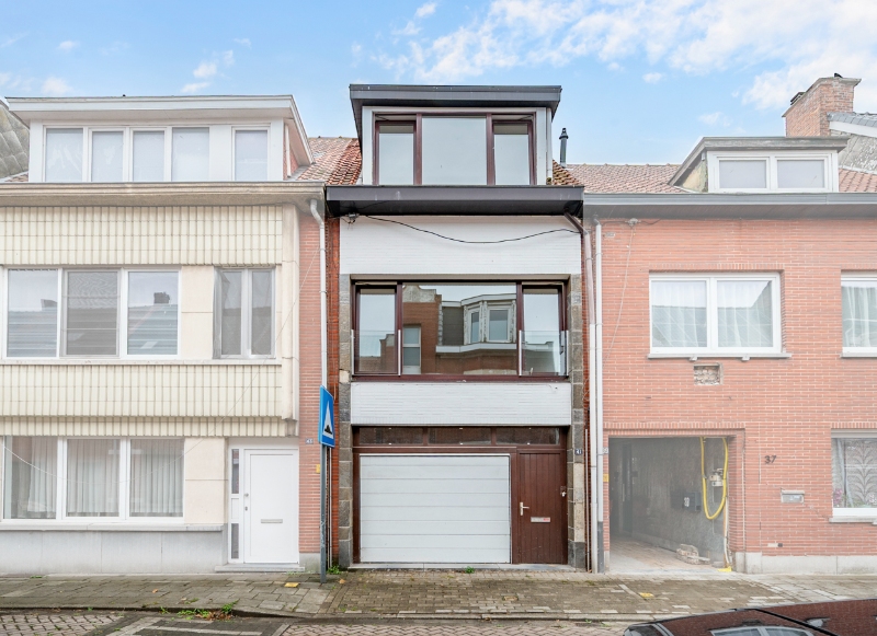 Gerenoveerde woning met tuin – ideale investering met stabiel huurrendement - photo 1