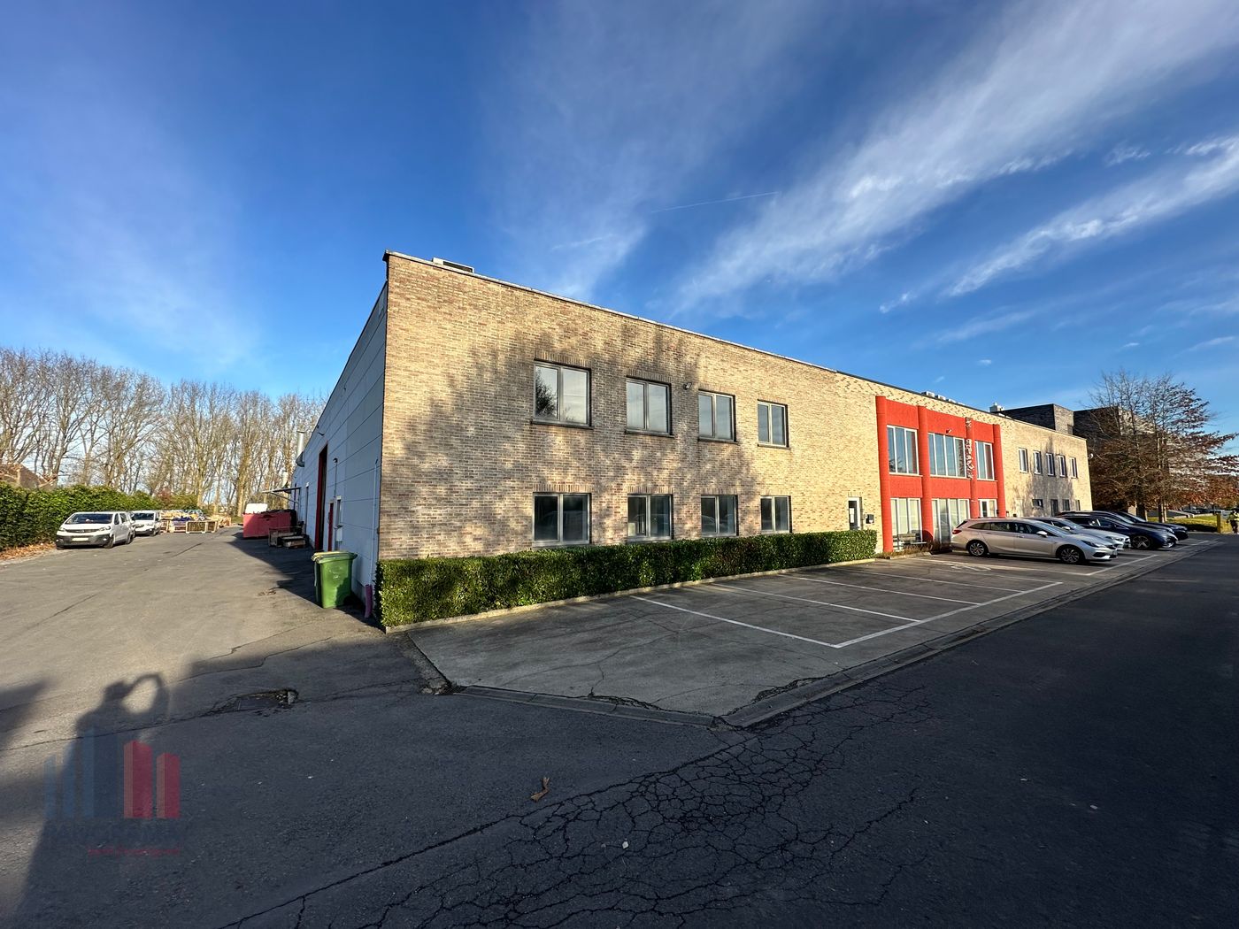 Magazijn met kantoor te huur in Kortrijk - photo 1