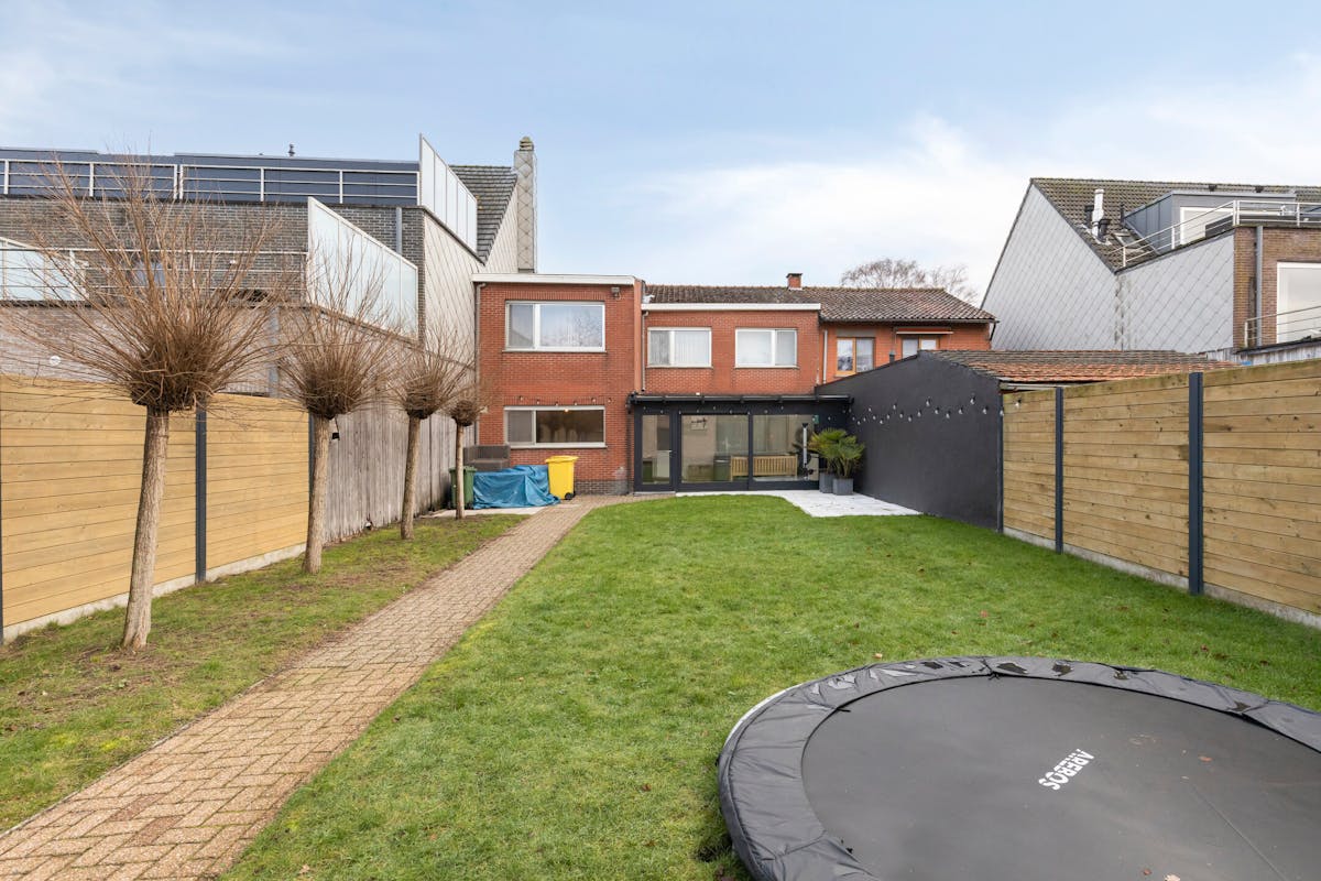 Instapklare woning in Kalmthout met 5 slaapkamers te koop. - foto 2