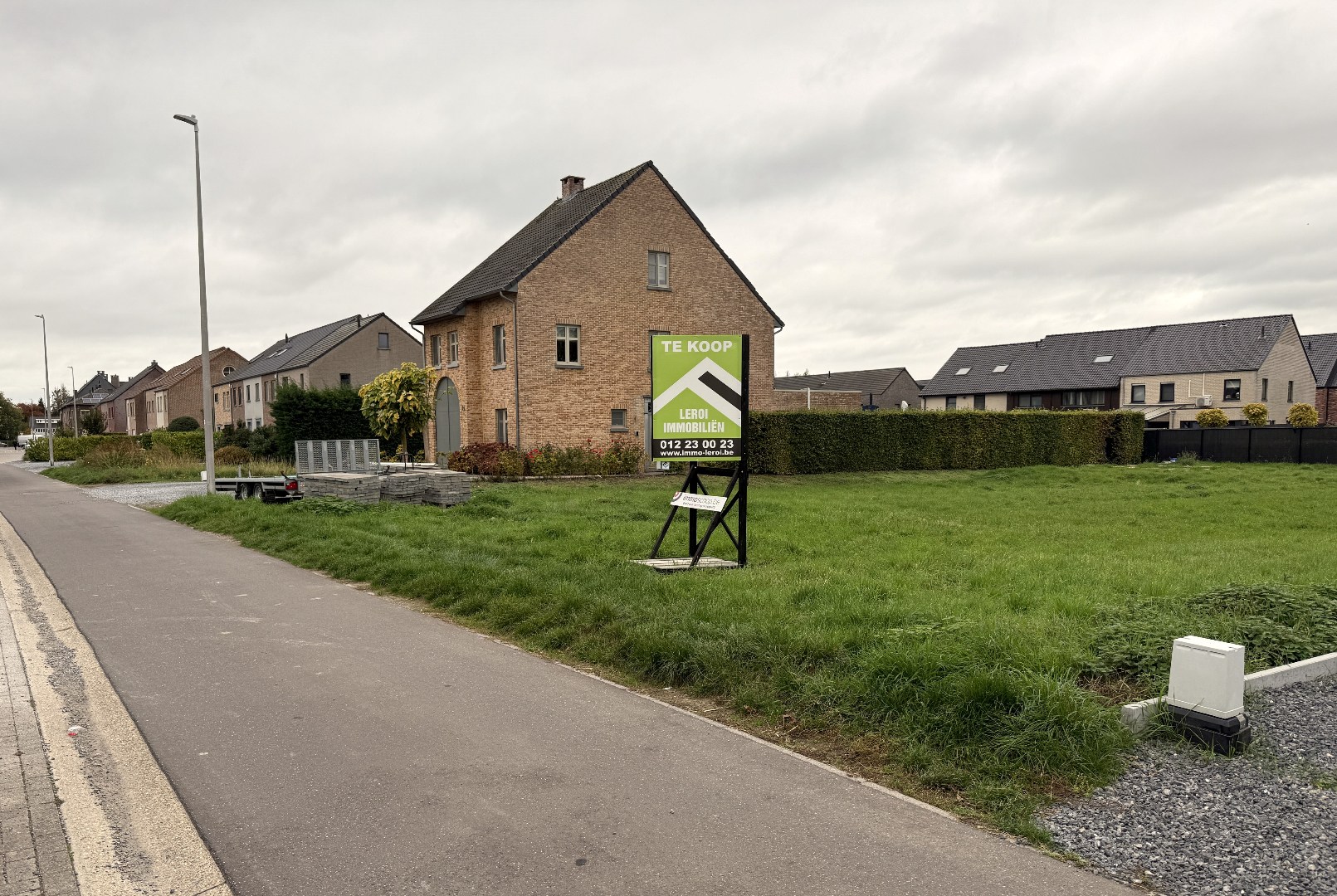 Bouwperceel voor half open bebouwing in doodlopende straat nabij centrum Tongeren - foto 4