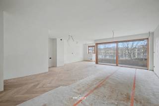 Op een uitstekende ligging op Linkeroever bevindt zich dit ruime, volledig vernieuwde appartement met een praktische indeling. Ideaal voor...