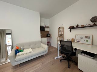 - ENKEL STUDENTEN - ONLY STUDENTS -De Sint-Quintensberg bevindt zich tussen de Naamsestraat en de Schapenstraat. Het kleine straatje is gelegen...