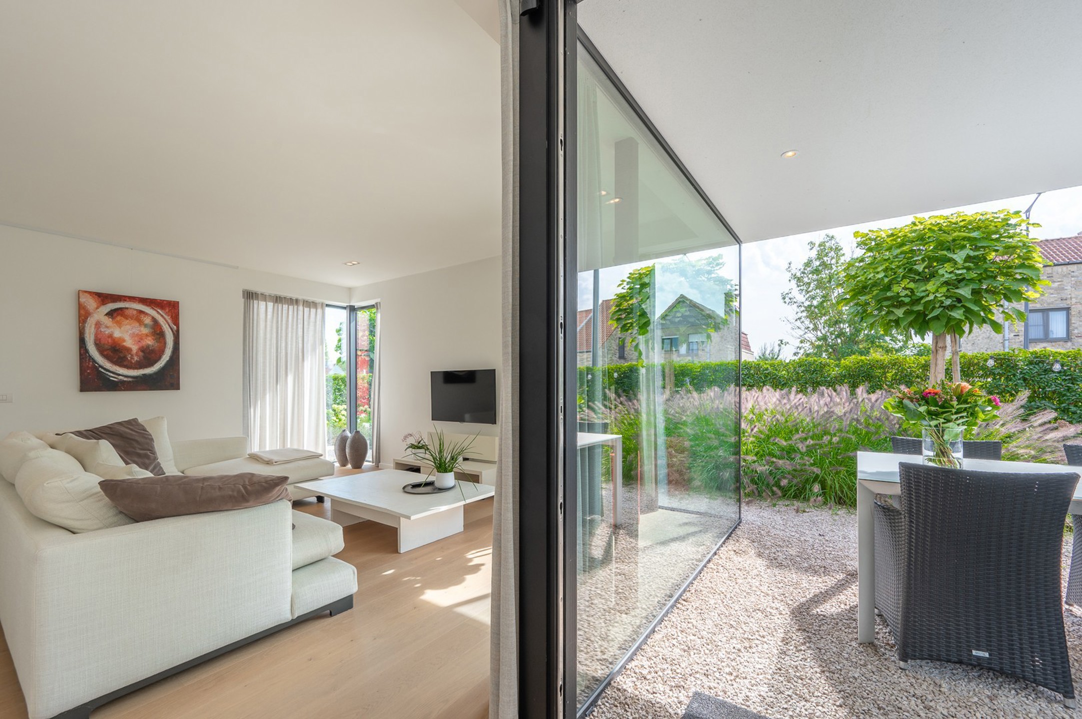 Prachtige hedendaagse villa met zonnige tuin en terrassen op fietsafstand van de zee. - foto 5