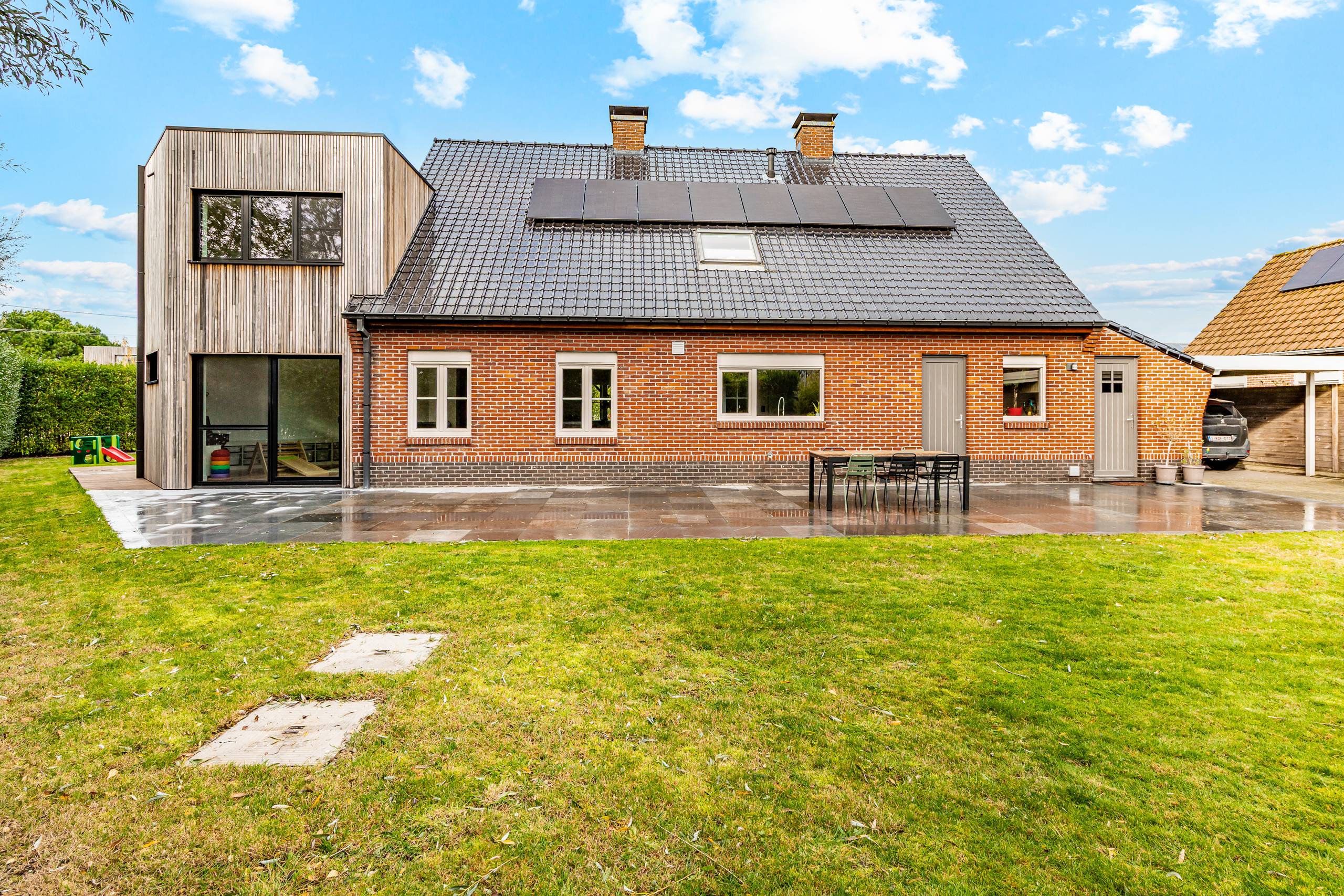 PRACHTIGE VRIJSTAANDE VILLA OMRINGD DOOR GROEN - foto 1