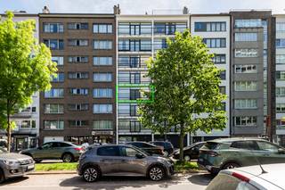 Interesse in dit mooi appartement met 2 slaapkamers en staanplaats?Bekijk de virtuele toer en maak via Livitas.be ONLINE je afspraak.Dit appartement...