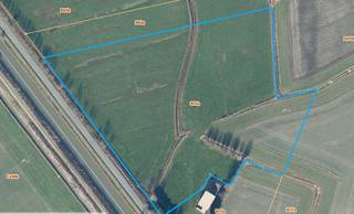 In Steenkerke, deelgemeente van Veurne ligt deze landbouwgrond met een oppervlakte van 29 165 m². Meer informatie: contacteer ons via 058 31 58 58 of...