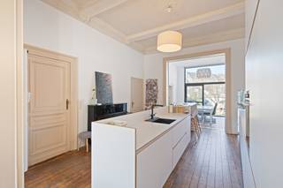 Te koop: gerenoveerd herenhuis in het centrum van Vilvoorde, op wandelafstand van scholen, park en openbaar vervoer.Dit volledig gerenoveerd...