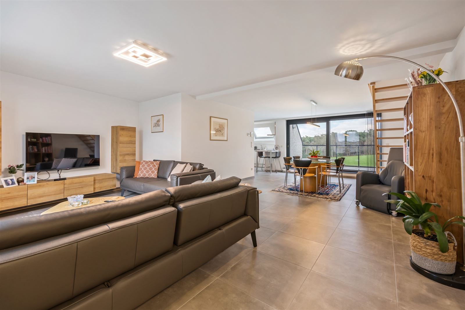 Hoogwaardig afgewerkt duplexappartement van 148m²! - foto 2