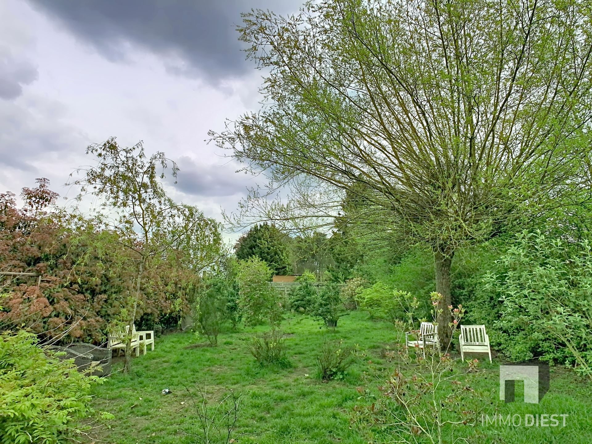 Charmante, op te frissen woning met ruime tuin nabij het centrum van Herselt. - foto 3