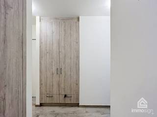 <strong>PLUSPUNTEN:</strong><br />+ bewoonbare oppervlakte: 77 m² (netto)<br />+ 1 slaapkamer<br />+ inpandig terras<br />+ ondergrondse parkeerplaats P17 en berging B55<br />+ instapklaar met degelijke afwerking<br />+ residentie De Heerlyckheid<br />+ Bocholt centrum<br />+ ventilatie D<br />+ energiezuinig A-label<br />+ verhuurd -> direct rendement<br /><br /><strong>ALGEMEEN:</strong><br />In de stijlvolle residentie De Heerlyckheid, midden in het centrum van Bocholt, bevindt zich dit instapklare appartement met twee slaapkamers. Dankzij de centrale ligging geniet u van alle dagelijkse voorzieningen op wandelafstand, terwijl de rustige woonomgeving zorgt voor een aangenaam en comfortabel leefklimaat. Winkels, horeca, scholen en openbaar vervoer bevinden zich in de onmiddellijke nabijheid, net als tal van wandel- en fietsmogelijkheden in het groene Bocholt.<br /><br />Het appartement, gebouwd in 2018, werd afgewerkt met kwalitatieve materialen en biedt een praktische en doordachte indeling. De lichtrijke leefruimte sluit naadloos aan op de open keuken en creëert een aangename plek om thuis te komen. Een ruime slaapkamer met aansluitend een comfortabele badkamer, een dressing/kantoorruimte en de aanwezigheid van een aangenaam terras zorgt voor extra wooncomfort.<br /><br />Bovendien beschikt het appartement over een ondergrondse parkeerplaats en een private berging. Dankzij het uitstekende energielabel A, de moderne technieken en de verzorgde afwerking vormt dit appartement een ideale keuze voor wie op zoek is naar energiezuinig wonen op een centrale locatie. Ook als investering biedt deze eigendom een interessante opportuniteit.<br /><br /><br />Sommige beelden werden digitaal bewerkt ter optimalisatie van de presentatie van het appartement.<br /><br /><strong>INDELING:</strong><br />-1: parkeerplaats, berging<br />+0: inkomhal, leefruimte met open keuken, berging, 1 slaapkamer, dressing/kantoorruimte badkamer, toilet.<br /><br /><strong>FINANCIERING:</strong><br />Een succesvolle vastgoedtransactie begint met een goede voorbereiding. Wij adviseren kandidaat-kopers om hun financiële mogelijkheden tijdig in kaart te brengen, zodat zij met de nodige zekerheid en vertrouwen kunnen handelen wanneer de juiste opportuniteit zich aandient.<br /><br /><strong>VERKOPEN OF VERHUREN MET EEN STRATEGISCHE AANPAK?</strong><br />Dankzij het vertrouwen van onze klanten en onze sterke marktpositie zijn wij voortdurend op zoek naar kwalitatieve eigendommen. Overweegt u te verkopen of te verhuren? Ontdek vrijblijvend onze persoonlijke aanpak en hoe wij uw eigendom optimaal positioneren om de juiste doelgroep te bereiken.<br /><br /><strong>ALS EERSTE OP DE HOOGTE VAN NIEUW AANBOD:</strong><br />De beste eigendommen worden vaak gevonden vóór ze breed beschikbaar zijn. Schrijf u vrijblijvend in via onze website en ontvang nieuw aanbod dat aansluit bij uw wensen en zoekcriteria.<br /><br /><strong>UW VASTGOED, ONZE EXPERTISE:</strong><br />Elke eigendom verdient een persoonlijke strategie. Met een combinatie van marktkennis, professionele presentatie, actieve klantenbenadering en een sterk netwerk begeleiden wij onze klanten naar een succesvol resultaat.<br /><br /><strong>PERSOONLIJKE SERVICE, PROFESSIONELE BEGELEIDING:</strong><br />Een vastgoedbeslissing vraagt een doordachte aanpak. Ons ervaren team staat klaar om u persoonlijk te adviseren en te begeleiden bij elke stap. Contacteer ons via +32 89 87 03 67 of via info@immosign-plus.be.
