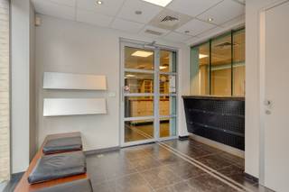 Dit polyvalente handelspand is gunstig gelegen in het centrum van Geel (parallel aan de Nieuwstraat), op wandelafstand van de Markt, station,...