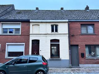 In de rustige Dokter De Bruyckerstraat in Wetteren bevindt zich dit casco-pand op een perceel van ca. 68 m² met een zuidgerichte tuin. De woning...