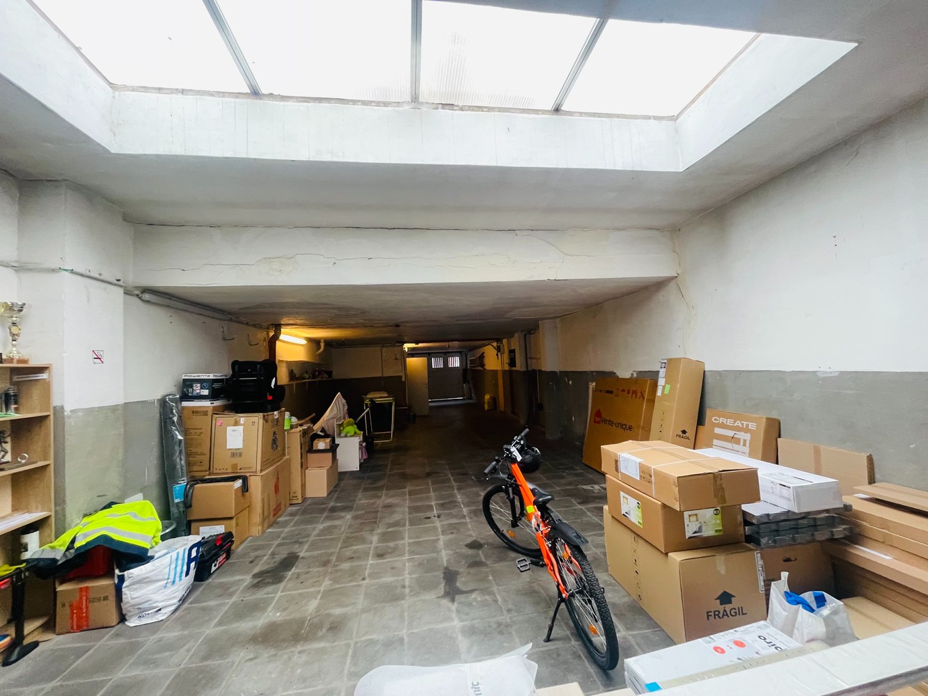 Brugge centrum, vlakbij Smedenpoort , Vestingen , t' Zand en station Ruime degelijk GEBOUWDE BEL-ETAGE  WONING met  GARAGE van circa 90 m³, 3 SLPKS en zonneterras. - photo 5