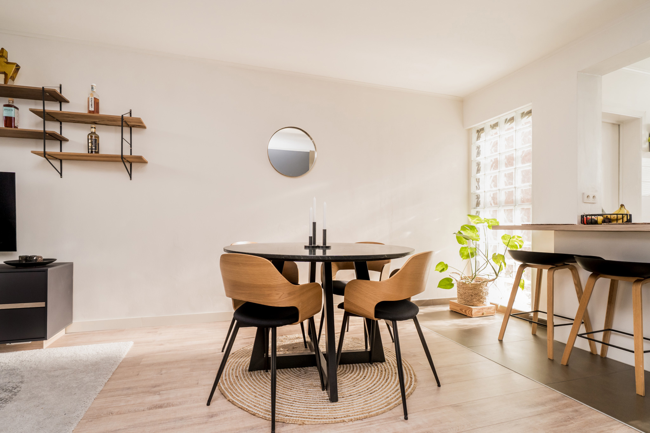 Mooie instapklare woning met ruime tuin  - foto 5