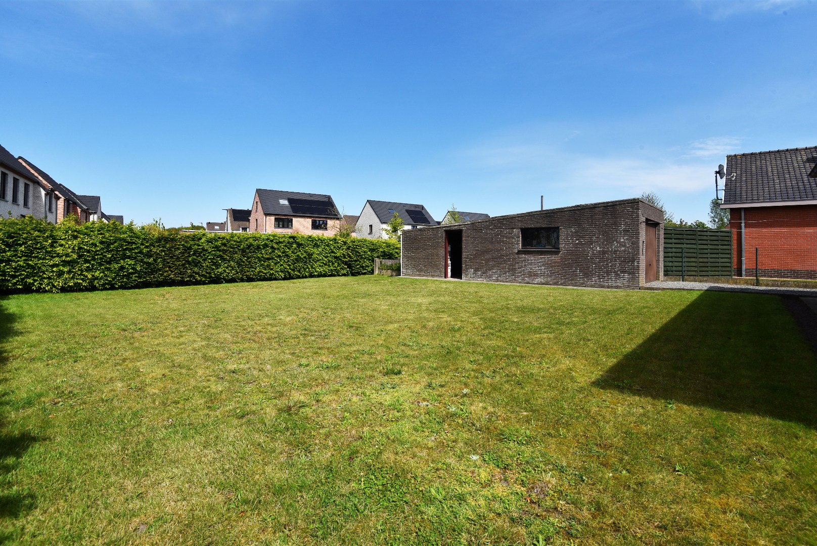 Op te frissen woning met 3 slpks in de Bloemenwijk in Maldegem - foto 2