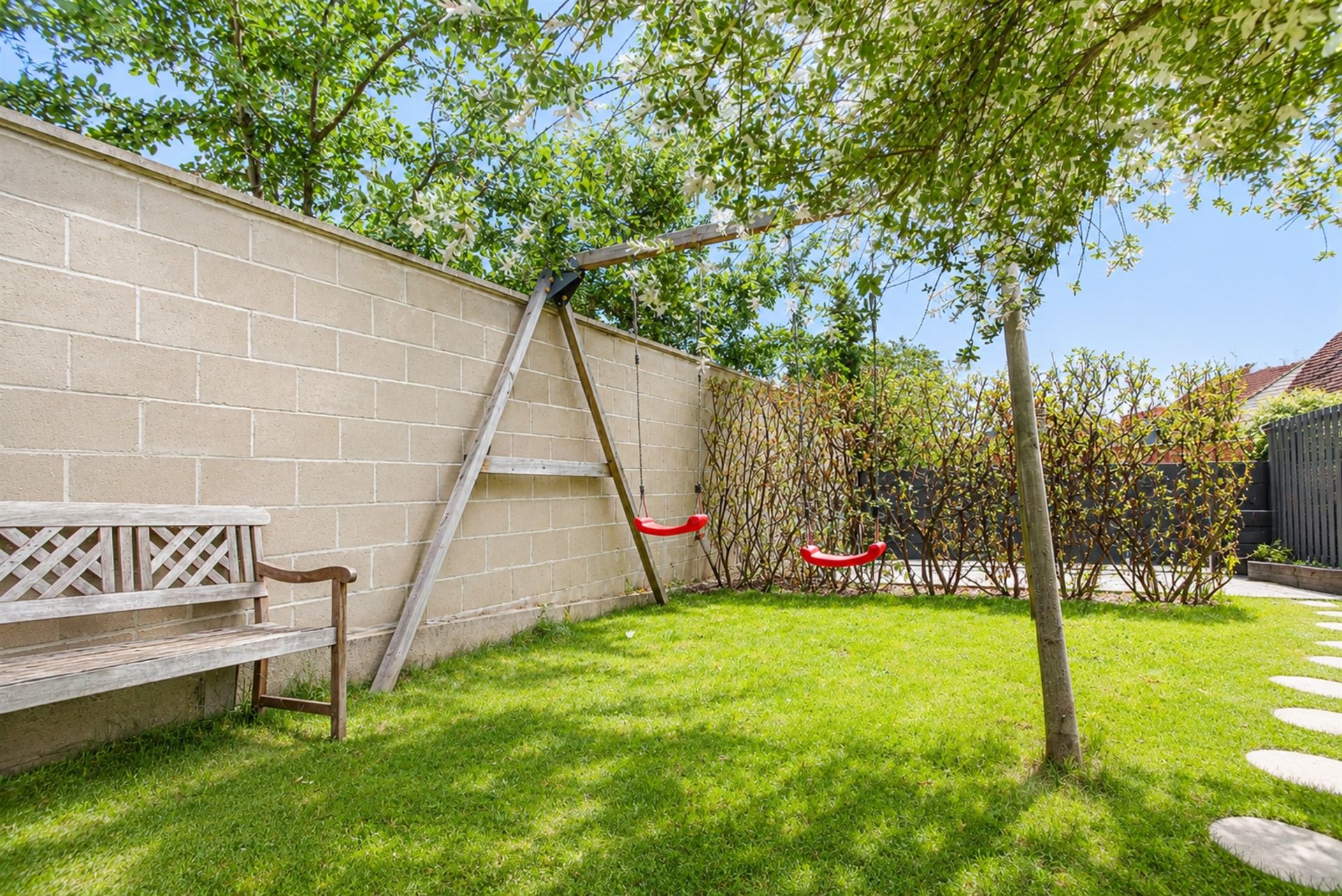 Instapklare woning met 4 slpk, kelder, ZO-tuin + uitweg - foto 1
