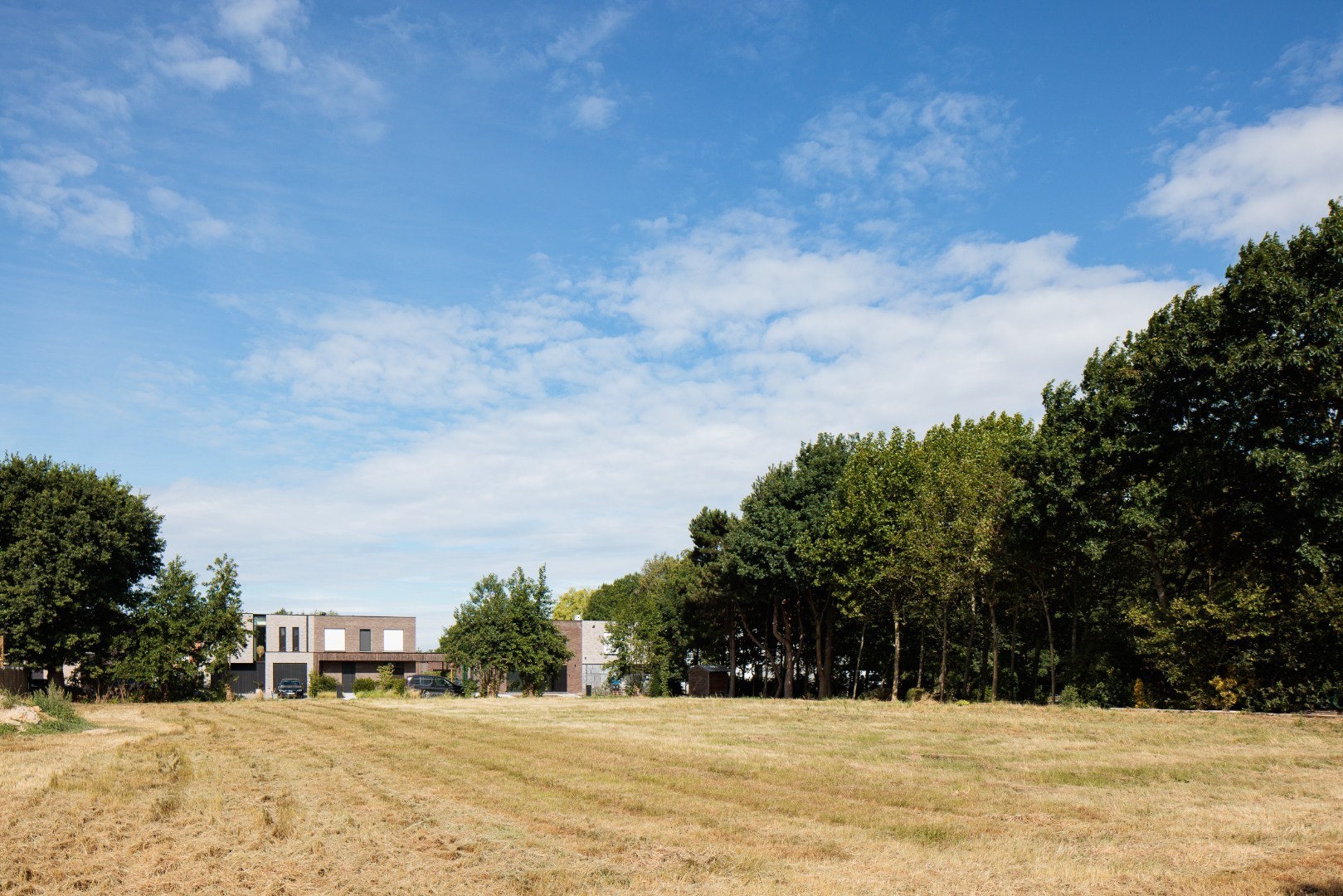 Ruim perceel van 1.070m2 voor open bebouwing - foto 4