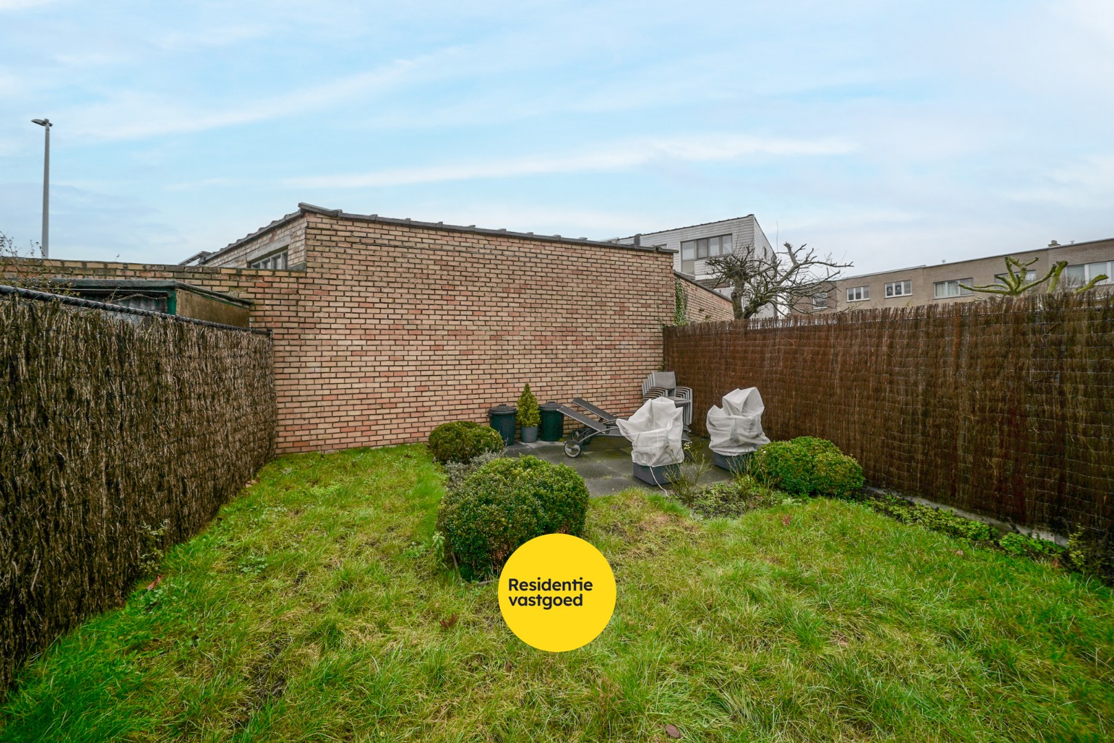 Ruime bel-étage woning met tuin en garage op rustige ligging te Bredene - foto 4