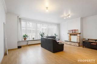 Gelegen in het centrum van Ingelmunster, op wandelafstand van winkels, horeca, openbaar vervoer bevindt zich dit lichtrijke appartement met...