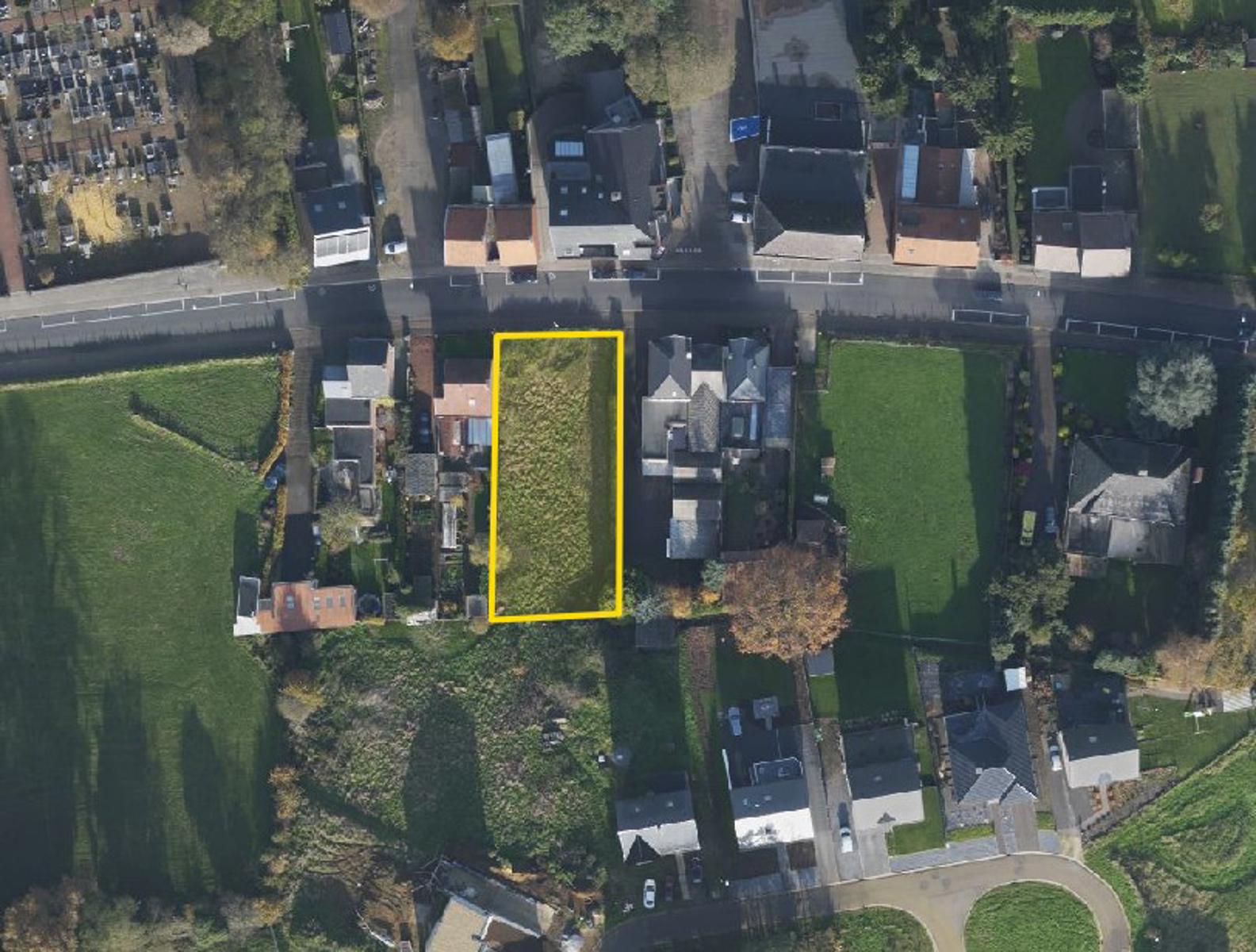 Bouwgrond voor open of halfopen met gesloten bebouwing met zuidgerichte tuin(en). - foto 1