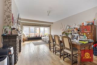 Ontdek dit gezellig appartement in het hart van Aalst, ideaal voor starters of als investering. Dit ruime appartement op de 2de verdieping van 78...