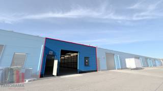 Strategisch gelegen <strong>magazijn van 240 m²</strong> te huur bij de op- en afrit 21 Herentals-Industrie van de E313, in Industriepark ‘Klein Gent’.<br /><br />De loods is voorzien van een automatische sectionale poort (4 m hoogte) en afzonderlijke toegangsdeur, lichtstraat en polybetonvloer. Het bedrijfsgebouw is geschikt voor zowel opslag als productie en biedt dus een ideale omgeving om te ondernemen. Voldoende parkeergelegenheid bij het gebouw.<br /><strong>Onmiddellijk beschikbaar</strong>. Ook andere oppervlaktes mogelijk!<br /><br />Contacteer <strong>PANORAMA B2B </strong>voor bijkomende (technische) inlichtingen, plannen of een vrijblijvend plaatsbezoek 011 220 500.