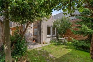 In de Peperstraat 22, midden in de bruisende A-zone van Ronse, ontdek je deze verrassend ruime stadswoning met tal van mogelijkheden. Met...