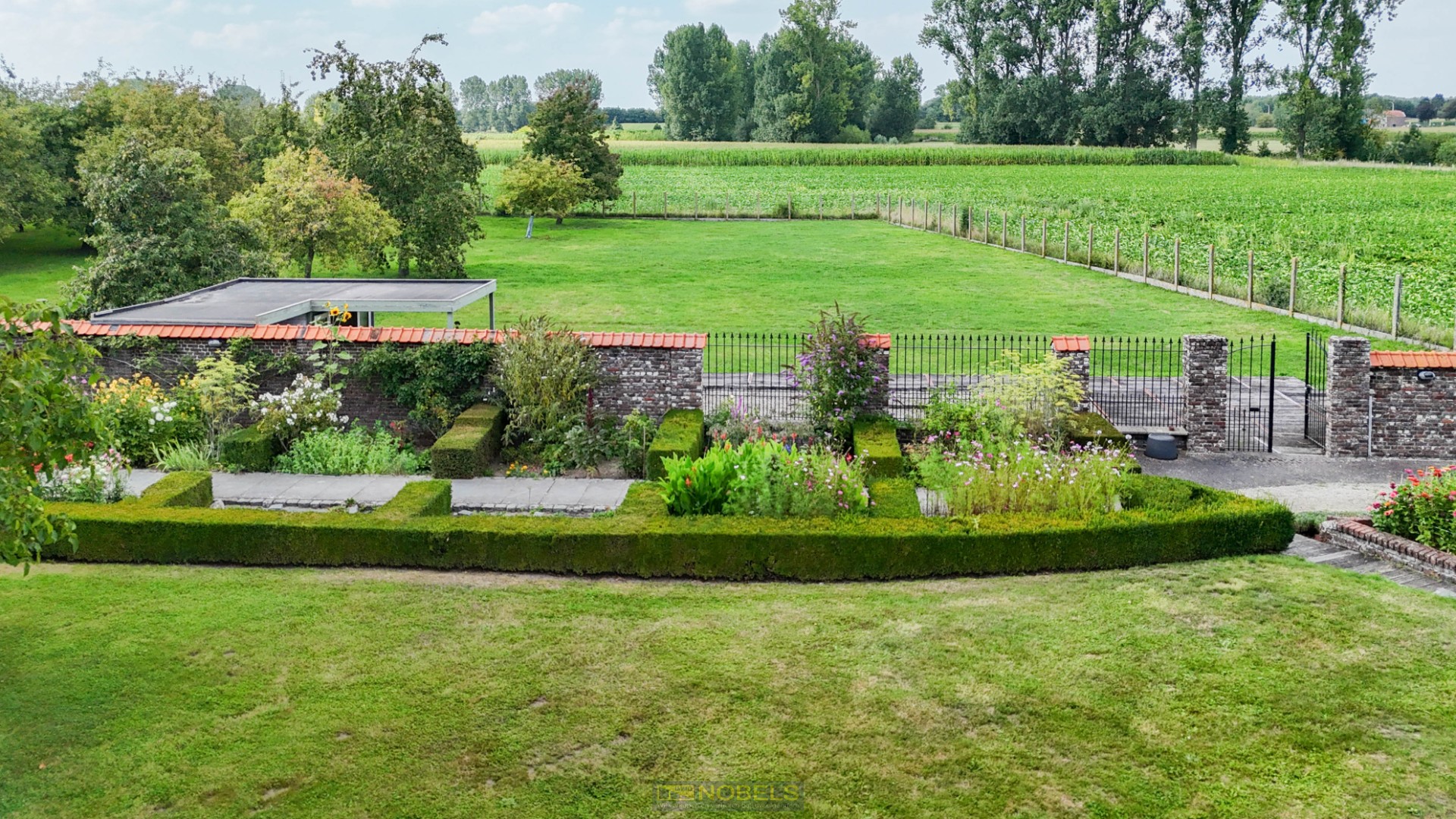 Te koop, historisch herenhuis met parkdomein en boomgaard op 1,4 ha - photo 5