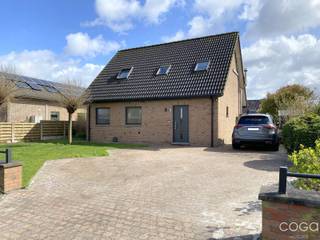 Deze verzorgde en grotendeels gerenoveerde woning bevindt zich op een mooi perceel van 595 m² in de rustige, groene en kindvriendelijke wijk...