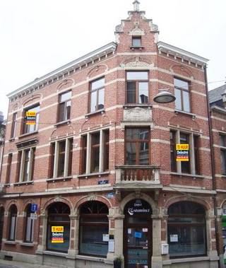 Op een absolute toplocatie in het centrum van Aarschot bevindt zich dit ruime handelgelijkvloers van 80 m², aangevuld met bovengelegen...