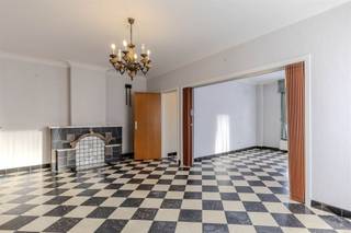 Welkom in deze woning met potentieel in Kasterlee. Dit charmante huis beschikt over een praktische indeling met 3 slaapkamers en 1 badkamer,...