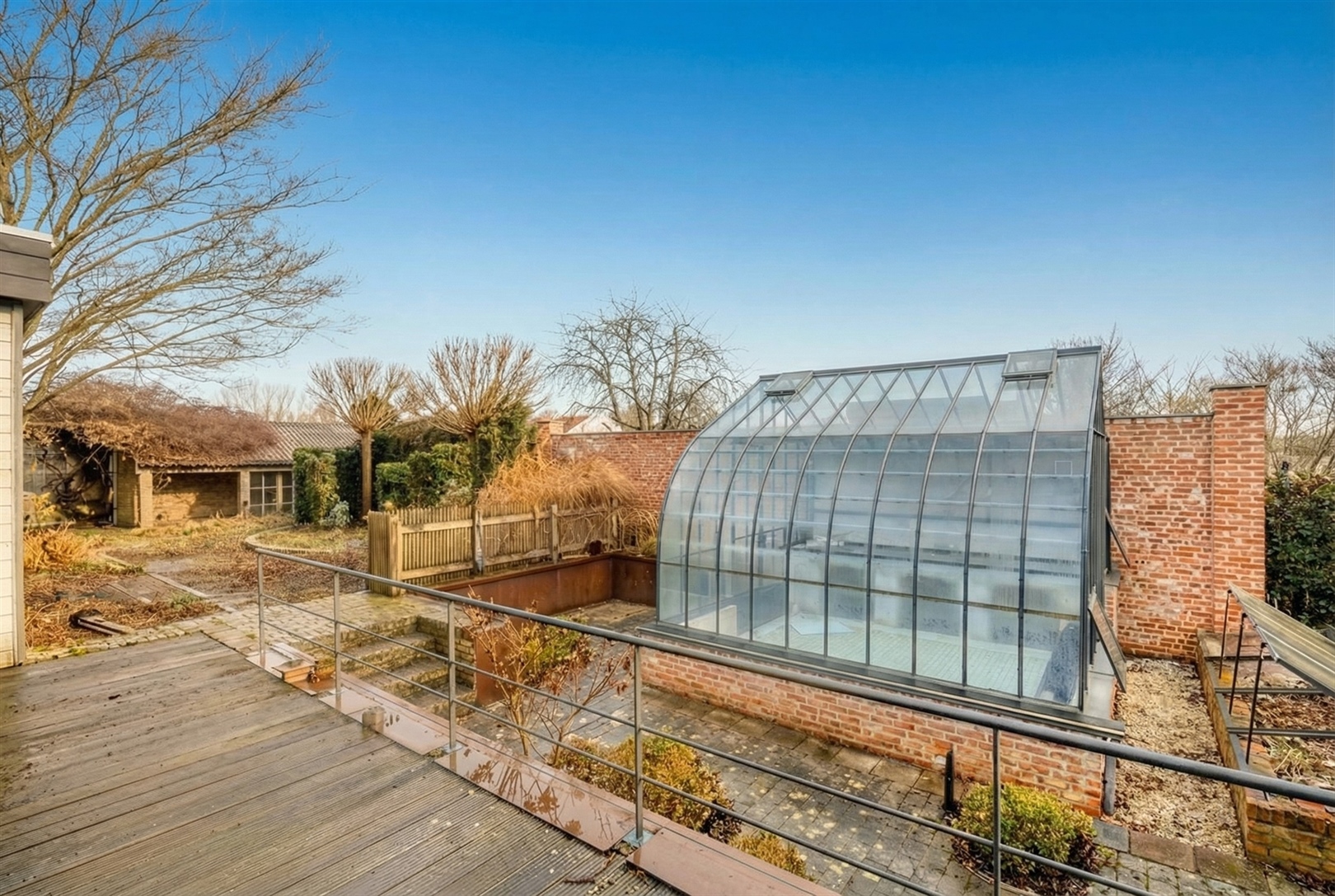 Te renoveren charmante bungalow met prachtige tuin - foto 5