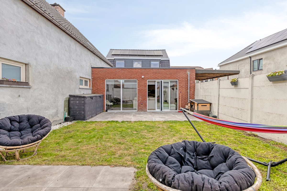 Afgewerkt huis met 3 slaapkamers, 2 badkamers, garage, tuin! - foto 5