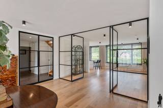 Duplex in "Residentie Kapelse Poort" vlak aan het centrum van KapellenIndeling:Het appartement is gelegen op de tweede verdieping.- Inkomhal met...