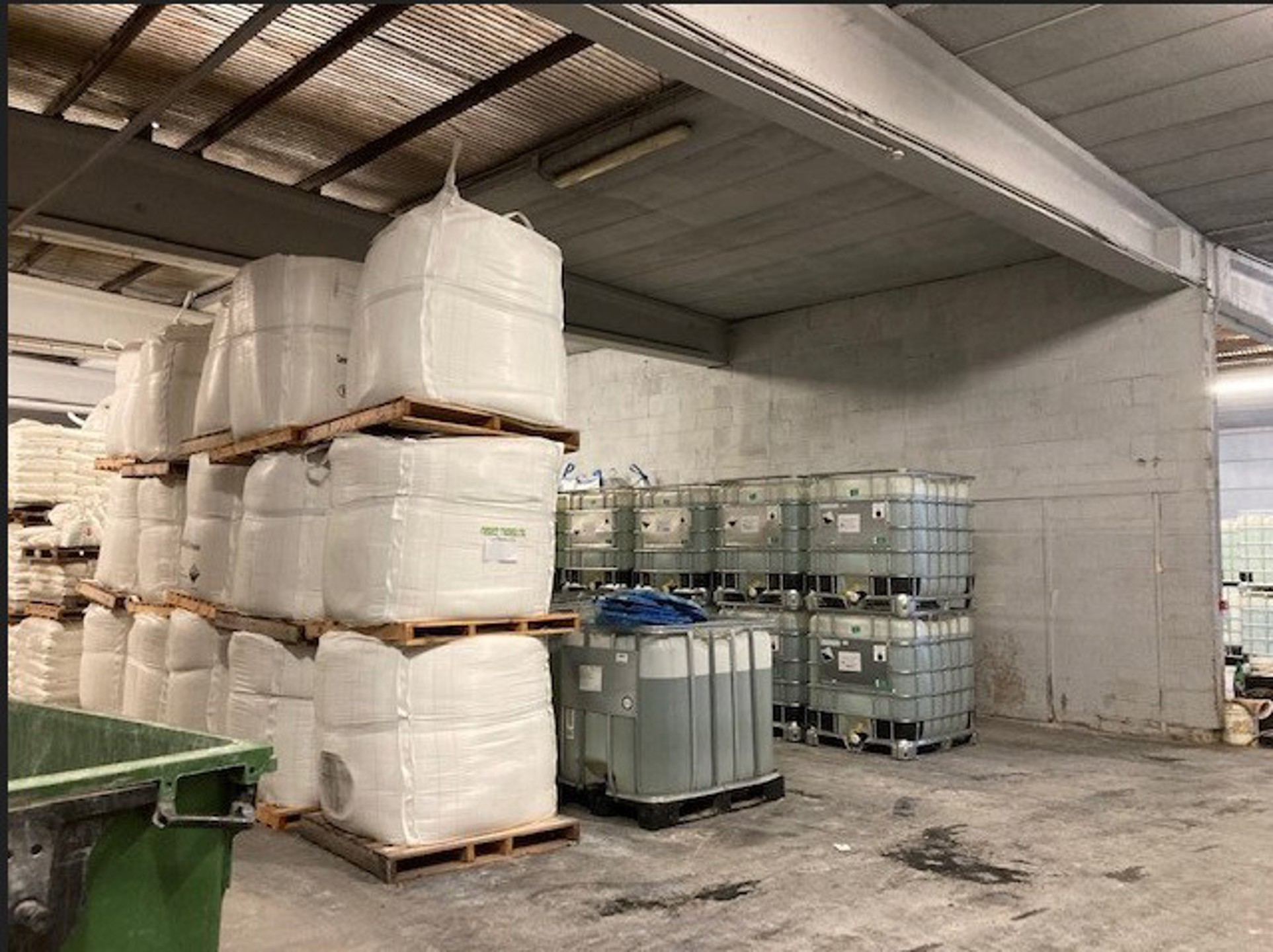 Commercial à louer à Saint-Nicolas - photo 4