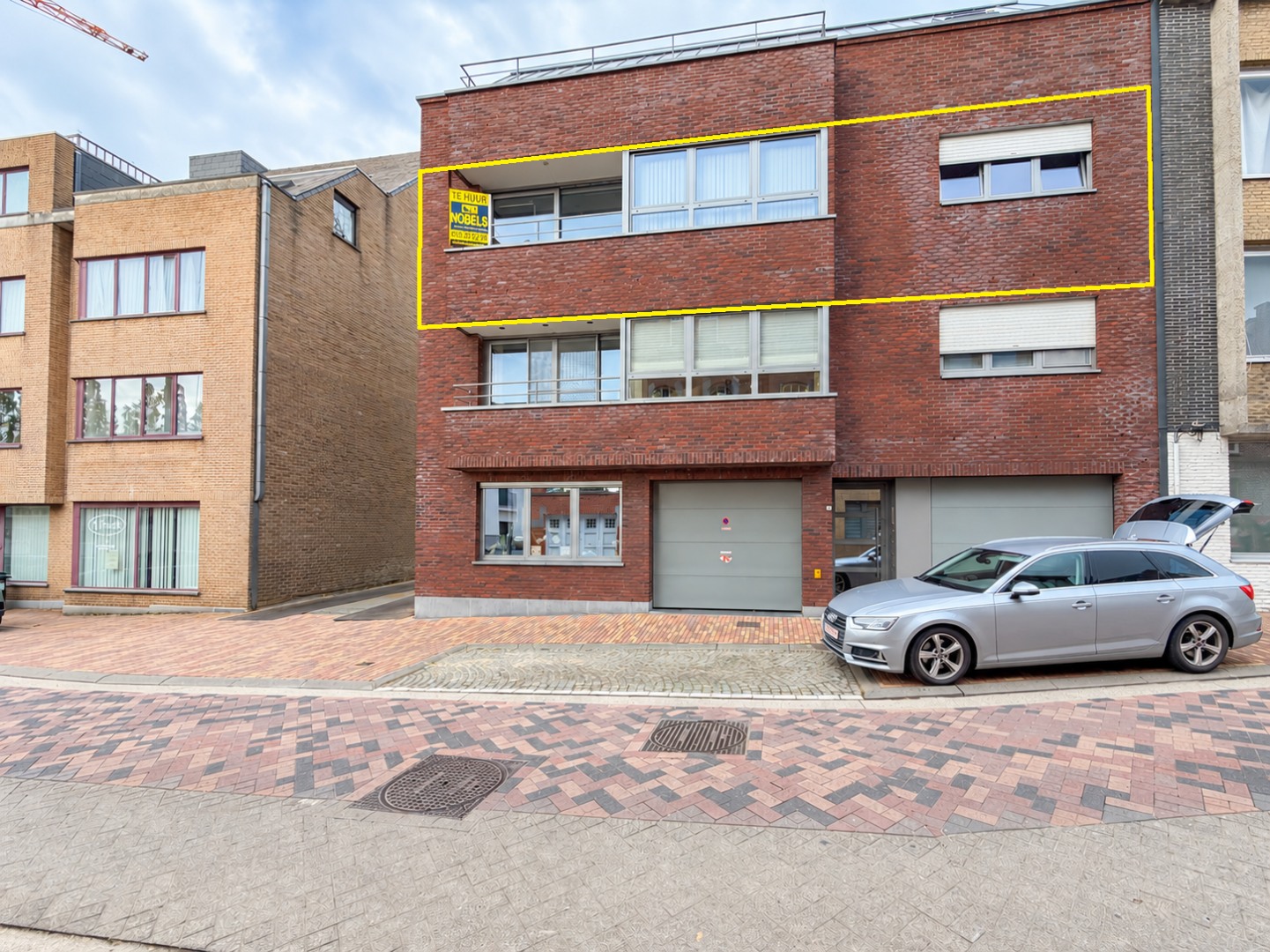 Te huur ruim, instapklaar 3-slaapkamer appartement gelegen in het centrum van Brakel - photo 2