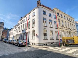 Charmante en ruime burgerwoning te huur in hartje BruggeOp zoek naar een karaktervolle woning met ruimte, comfort én een toplocatie? Deze...