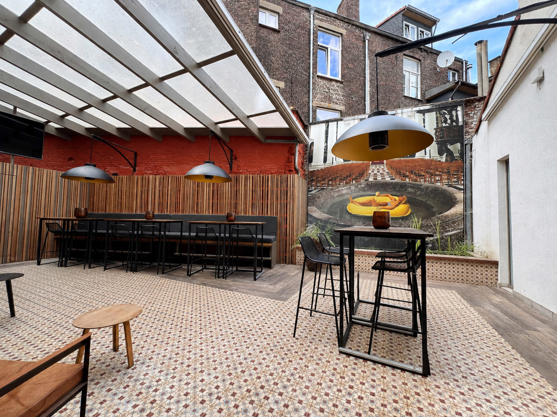 Instapklare horecazaak met terras in Brugge Centrum - foto 2