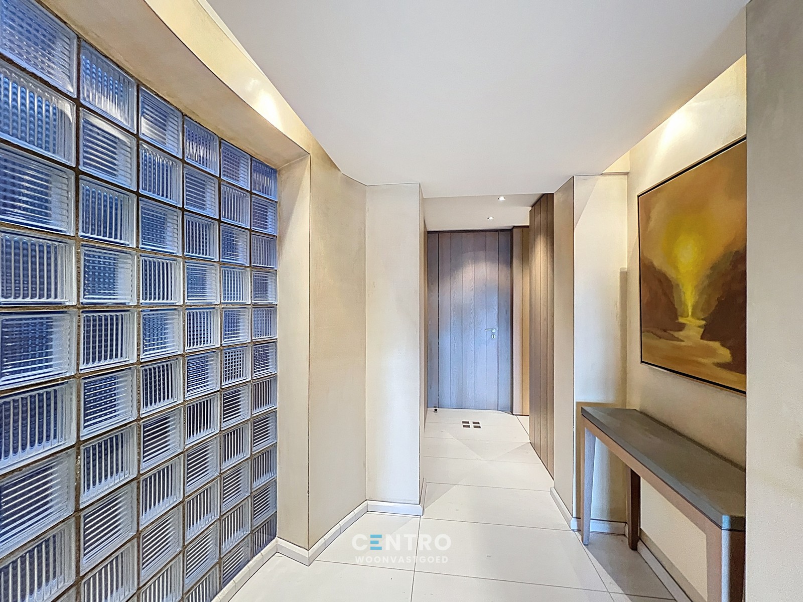 BEMEUBELD appartement op AAA-locatie: ruim (127m²), ZONNIG doorloopappartement op de Grote markt (o.a. 2 slpk, dressing, 2 badk, 2 terrassen). - photo 4