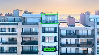 Penthouse (1slpk) met 2 ruime terrassen op Zeedijk Westende (EPC B)-EK conformOntdek op de tiende verdieping van de prestigieuze Zeedijk in Westende...