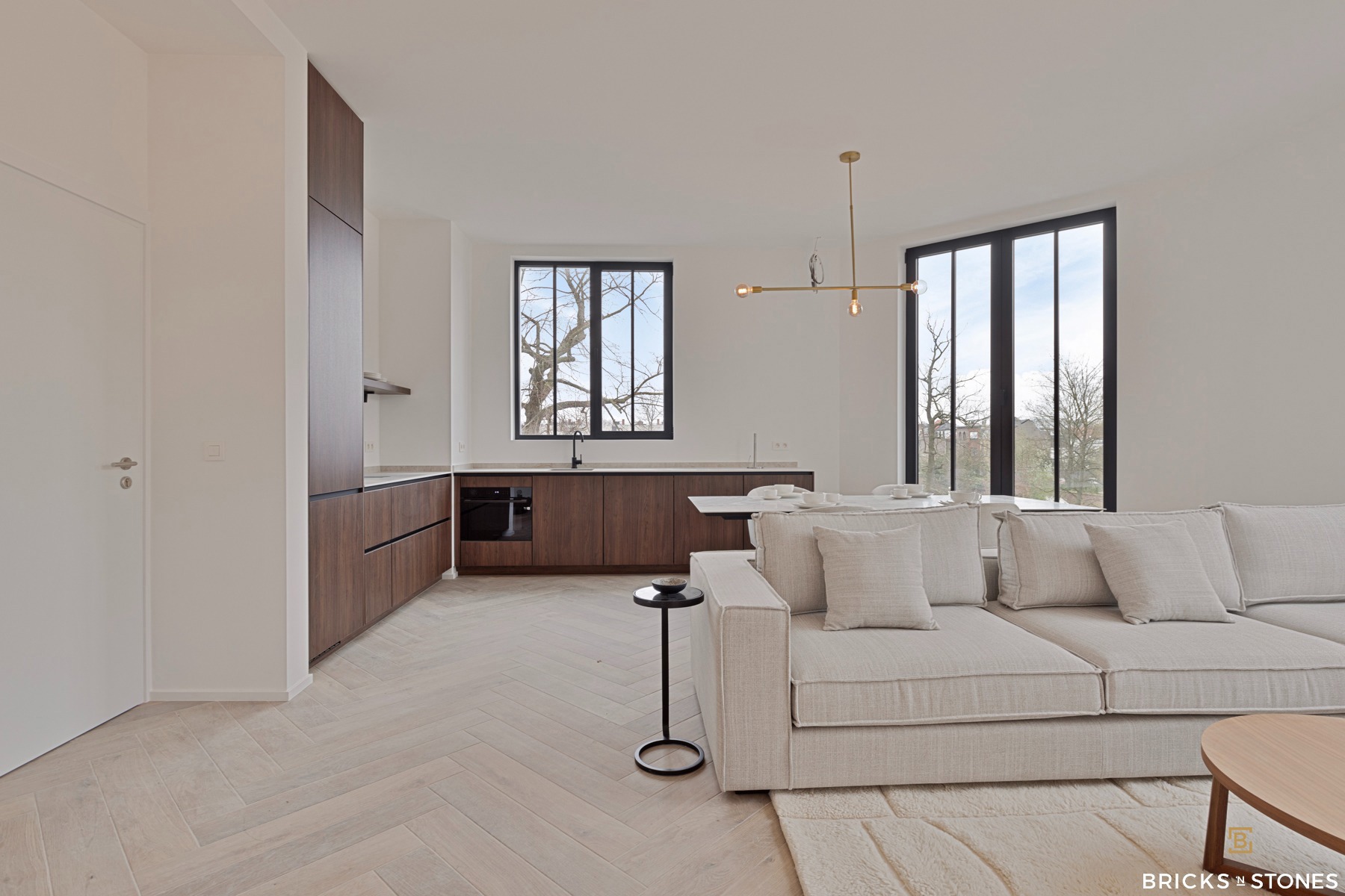 Luxueus gerenoveerd en bemeubeld 3 slaapkamer appartement - foto 3