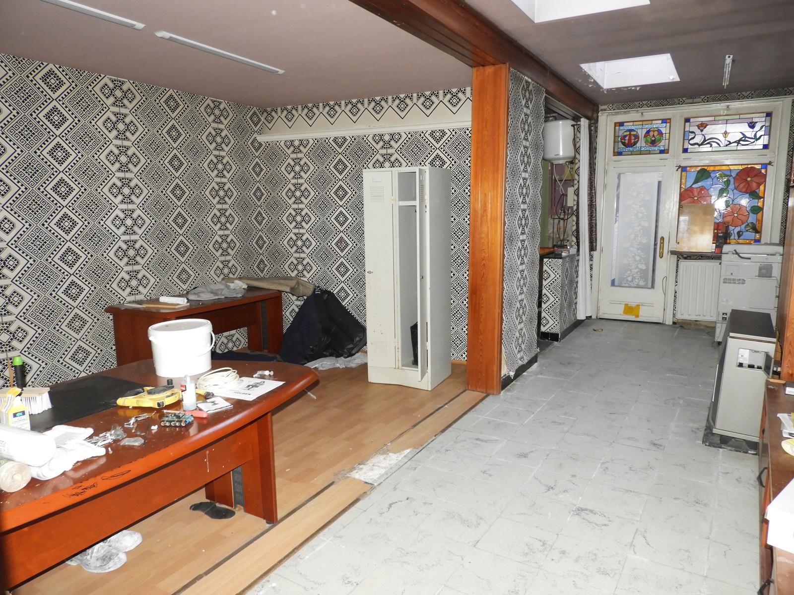 WETTEREN - Te renoveren handelspand op commerciële locatie - foto 1